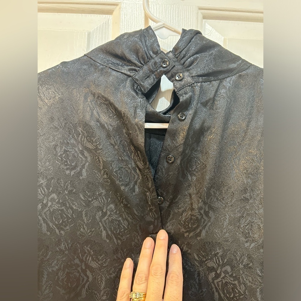 Vintage Allison Smith‎ Black Sateen Blouse Textured Rose Patterned Pleated Sz 12 - Picture 6 of 11
